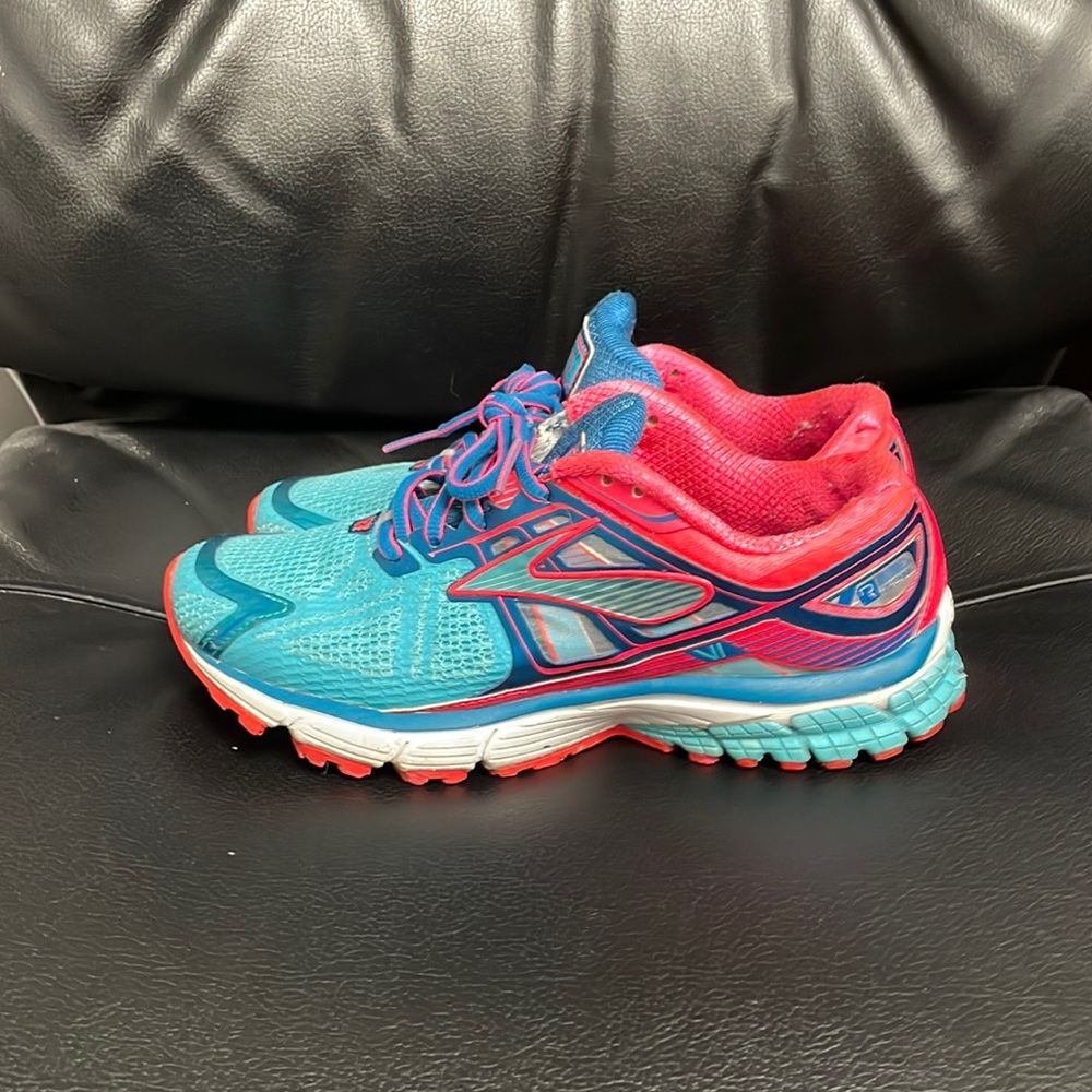 Brooks Womens Ravenna 6 1201821B657 Pink Blue Running Shoes Sneakers Size 7.5
